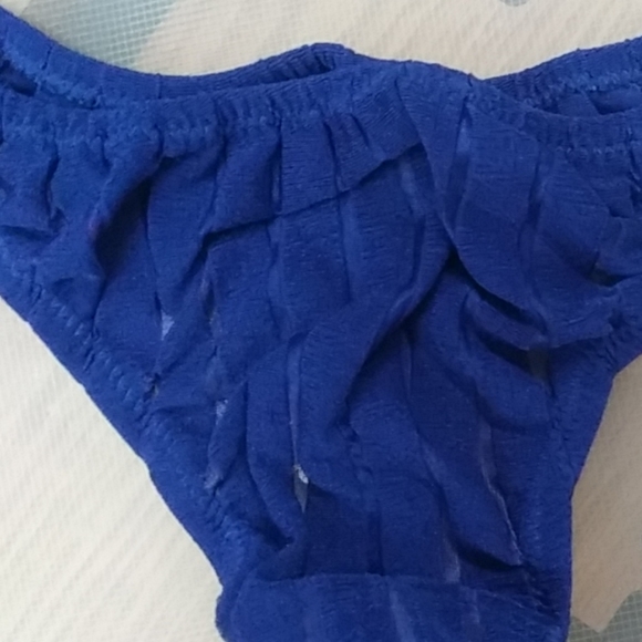 Underwear/Thong - Picture 1 of 4